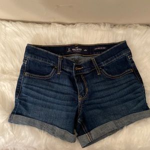 Hollister cut off Jean short